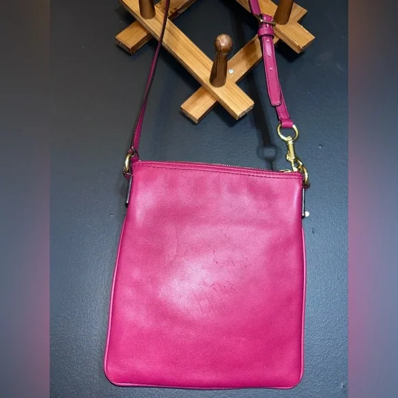 Coach 47989 Legacy Leather
Swingpack Crossbody Bag - Picture 15 of 16